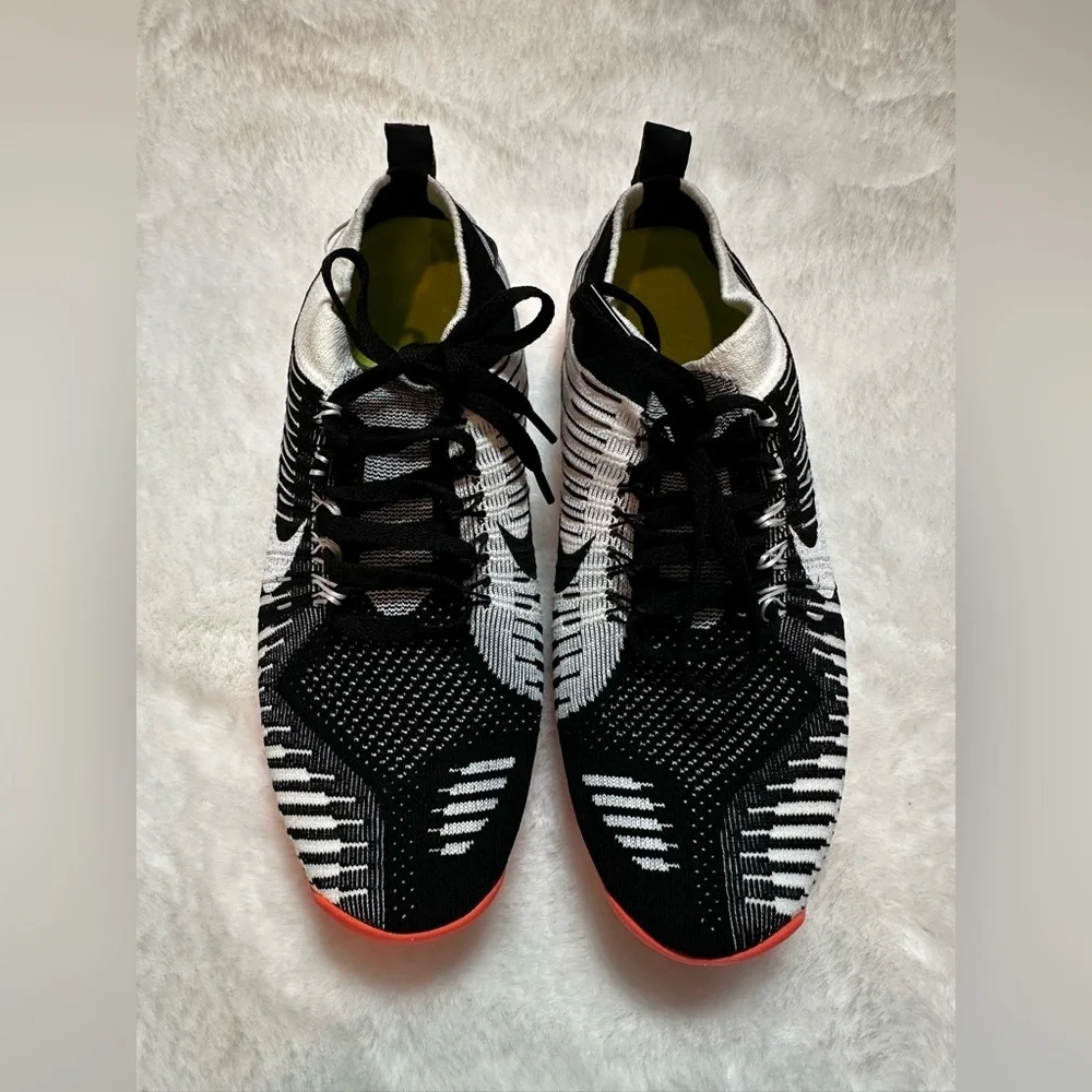 Nike Black and White Knit Sneakers with Red Soles
